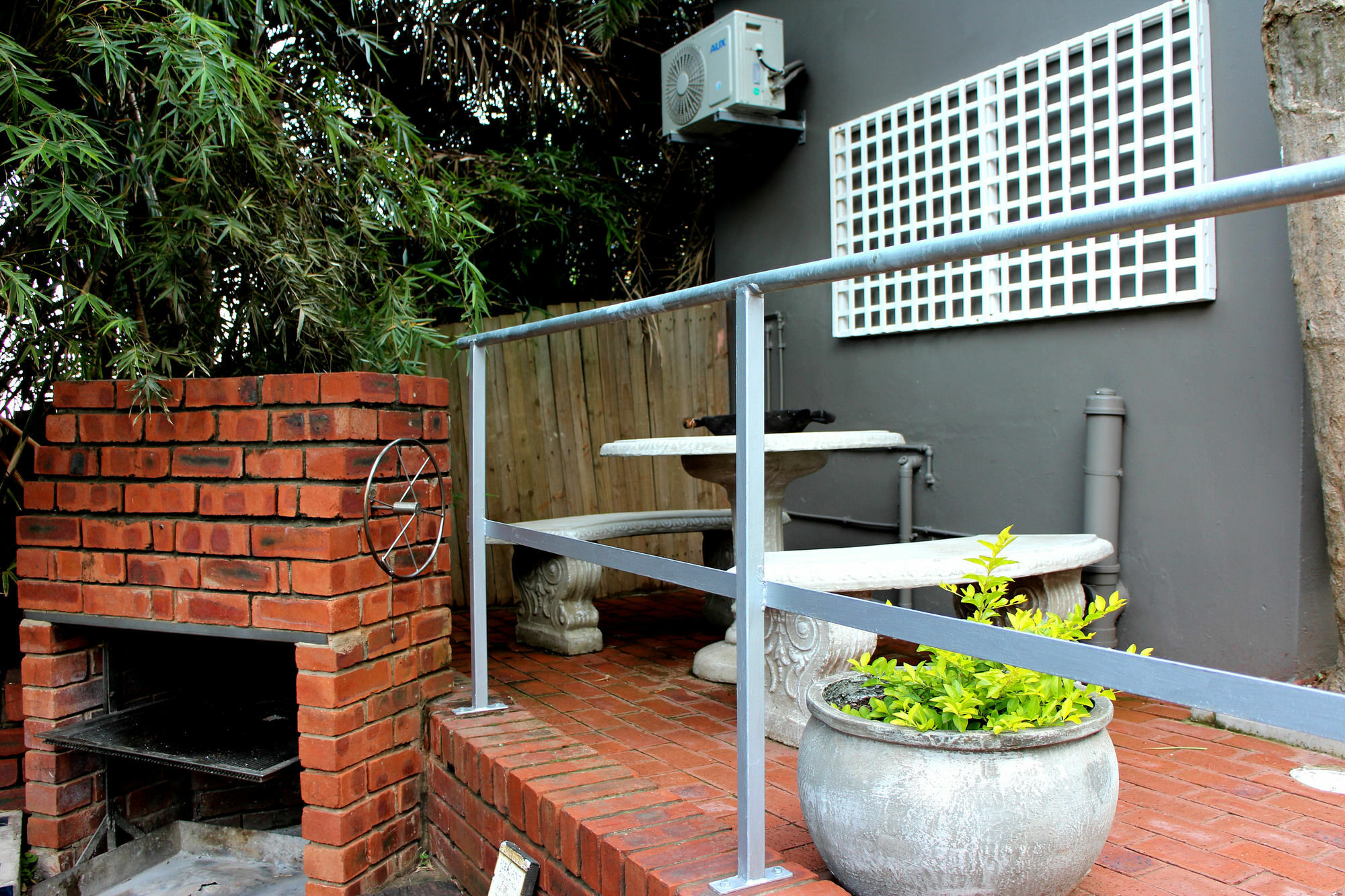 Tamarisk Bed & Breakfast Durban Exterior photo